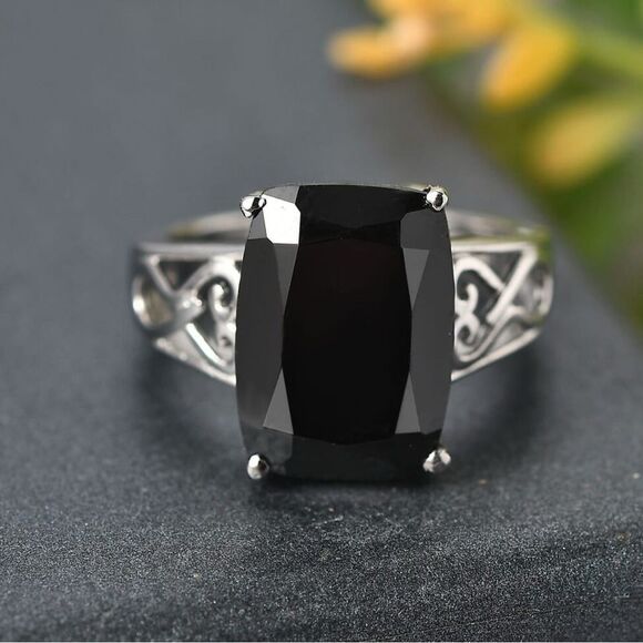 Thai Black Spinel 8.30 ctw Solitaire Ring in Durable Stainless Steel size 7 - Picture 3 of 10